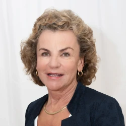 Öffentlicher Notar Dr. Claudia Stern & Partner